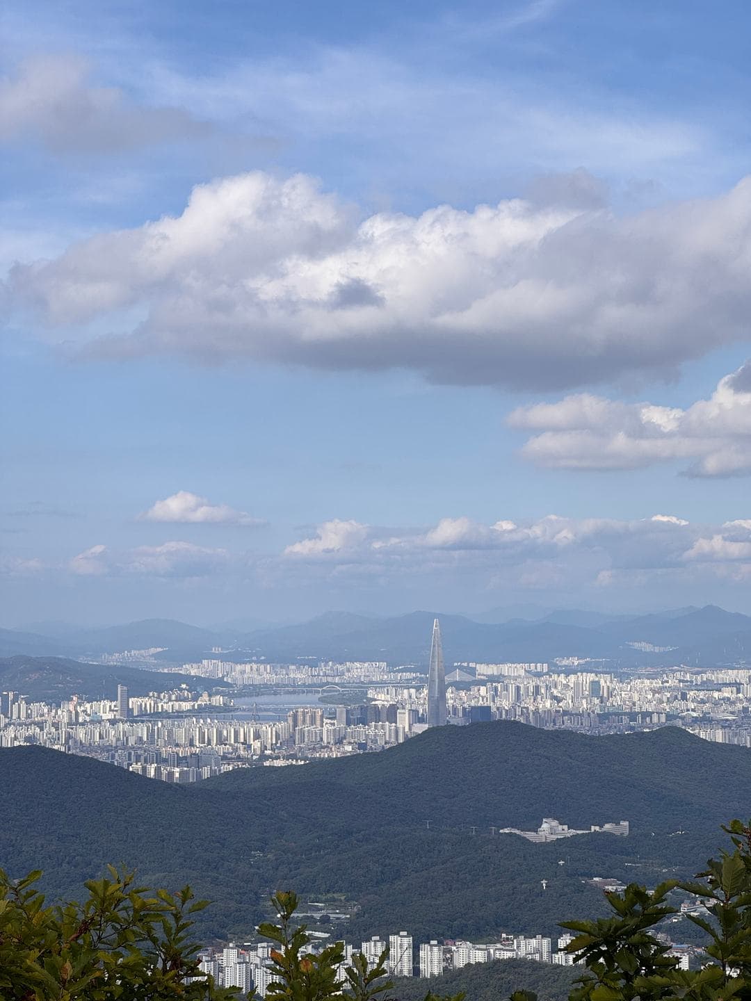 Lotte World Tower standing alone above the city